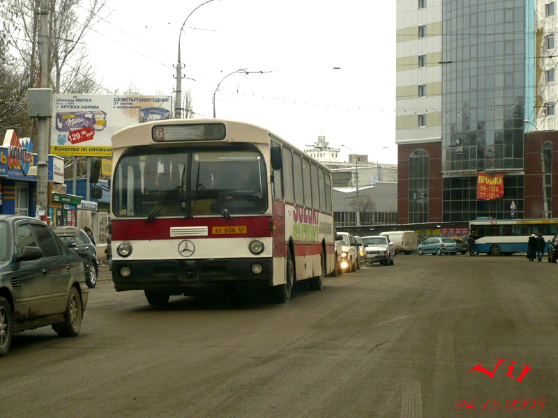 Saratov region, Mercedes-Benz O305 # АХ 606 64