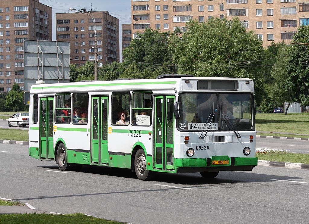 Moscow, LiAZ-5256.25 # 09220