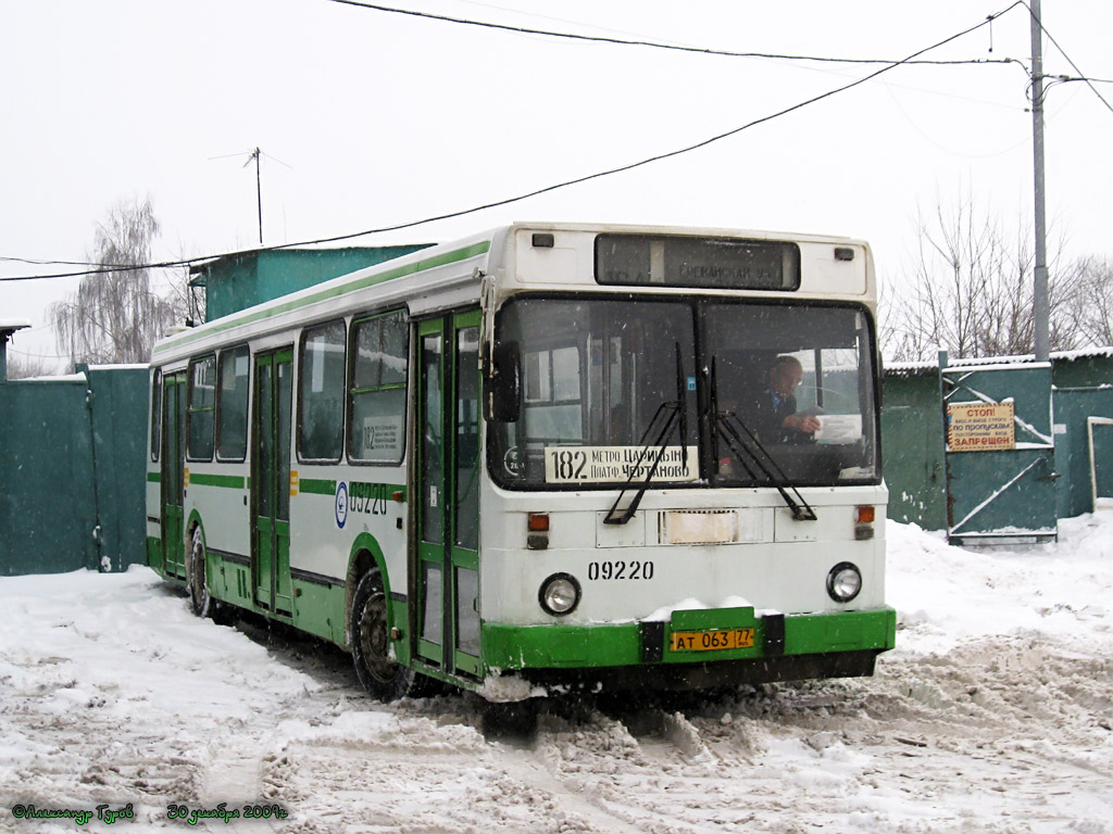 Moscow, LiAZ-5256.25 # 09220