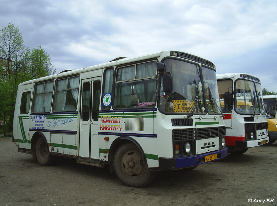 Kirov region, PAZ-3205-110 # АА 697 43