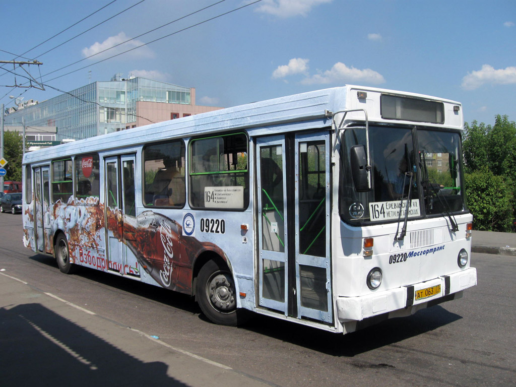 Moscow, LiAZ-5256.25 # 09220
