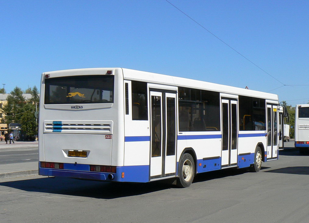 Sverdlovsk region, NefAZ-5299-20-32 # 1326