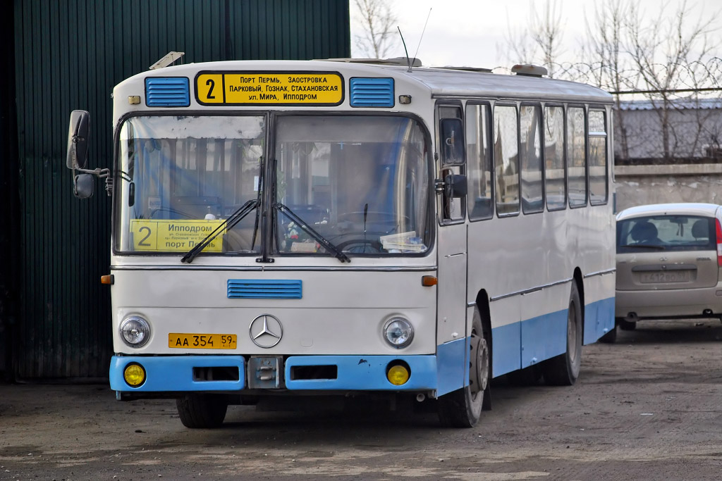 Perm region, Mercedes-Benz O305 # АА 354 59