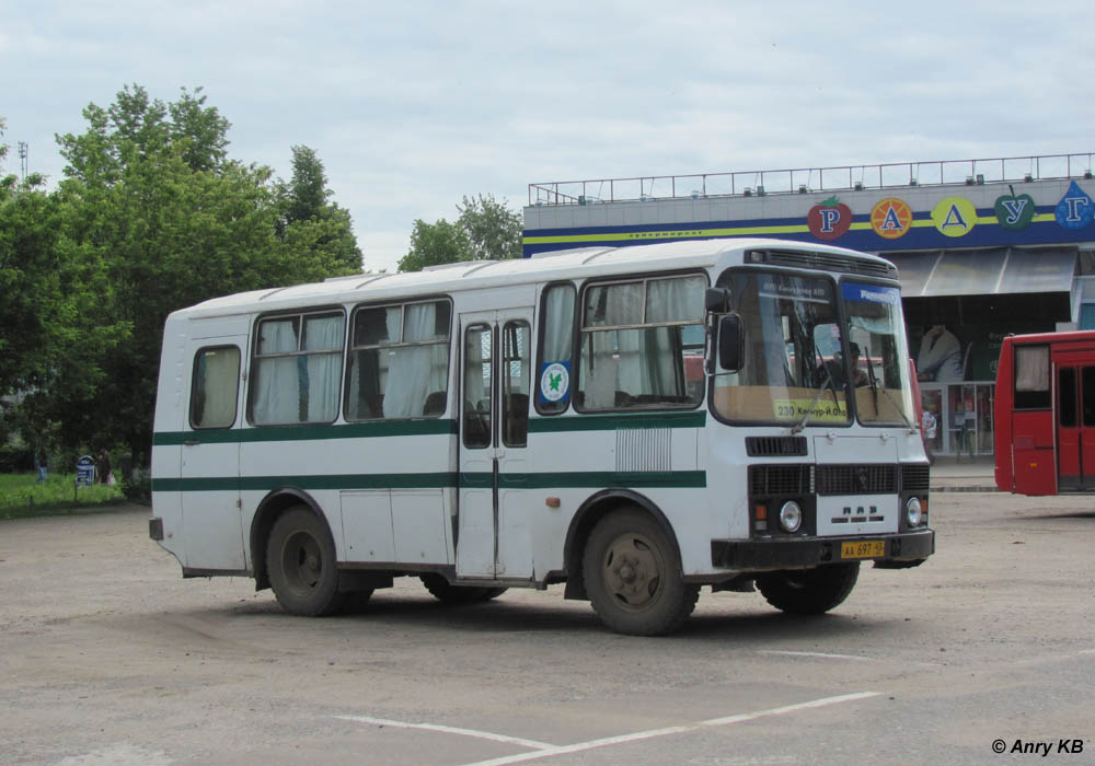 Kirov region, PAZ-3205-110 # АА 697 43