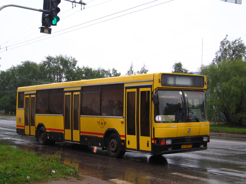 Udmurtia, NefAZ-5299 # АА 275 18