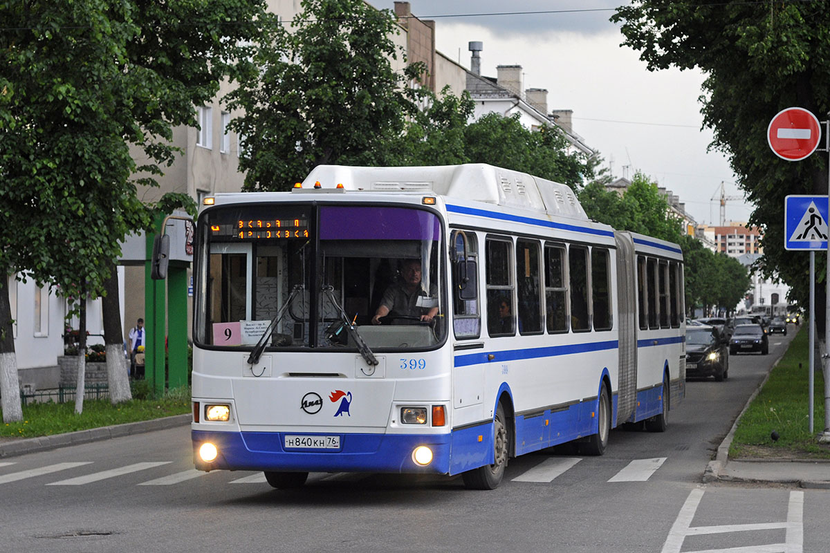 Novgorod region, LiAZ-6212.70 # 399