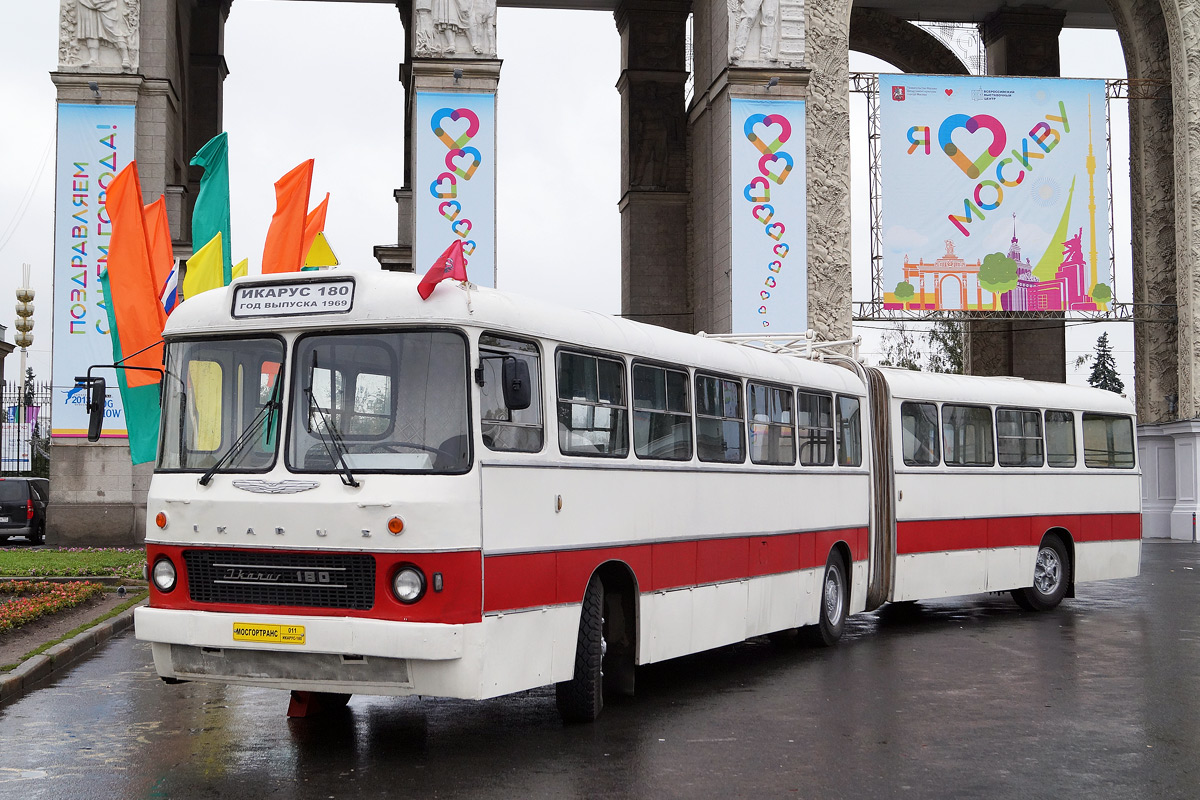 Moscow, Ikarus 180 # 011