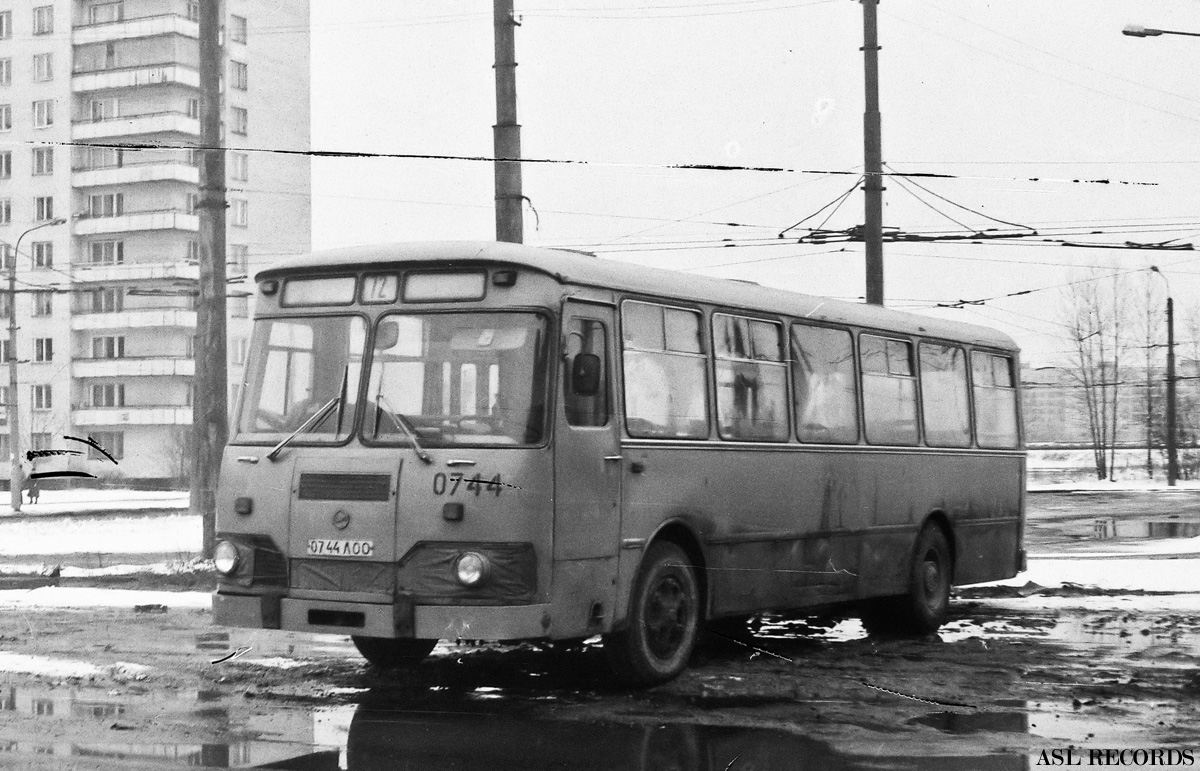 Saint Petersburg, LiAZ-677M # 0744