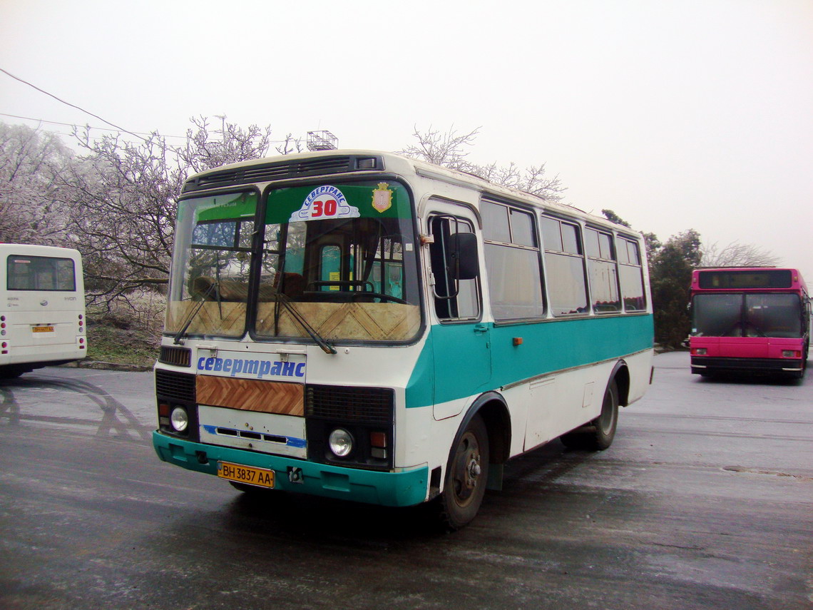 Odessa region, PAZ-3205-07 # 3137