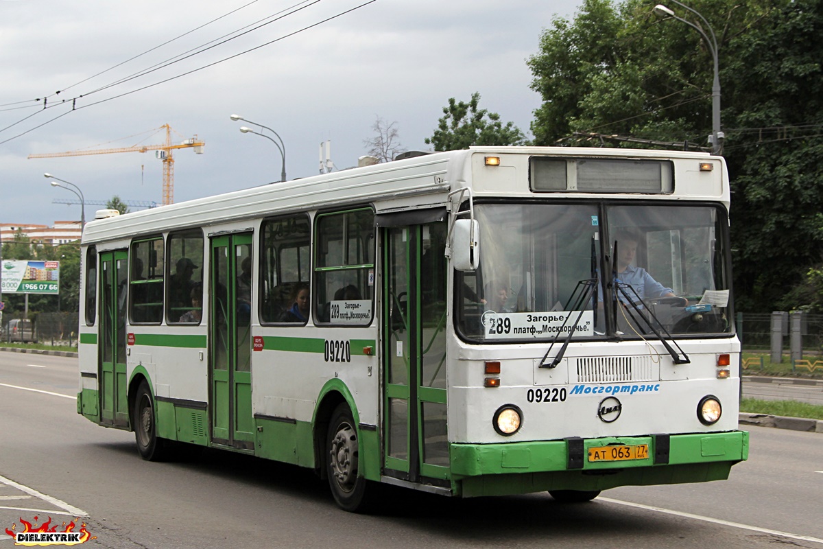 Moscow, LiAZ-5256.25 # 09220