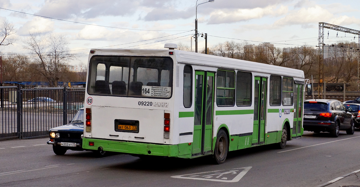 Moscow, LiAZ-5256.25 # 09220