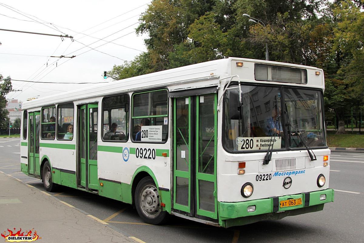 Moscow, LiAZ-5256.25 # 09220