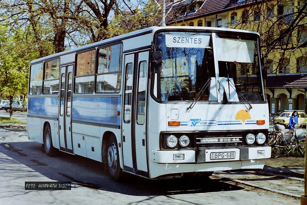 Hungary, Ikarus 256.44 # BPG-686