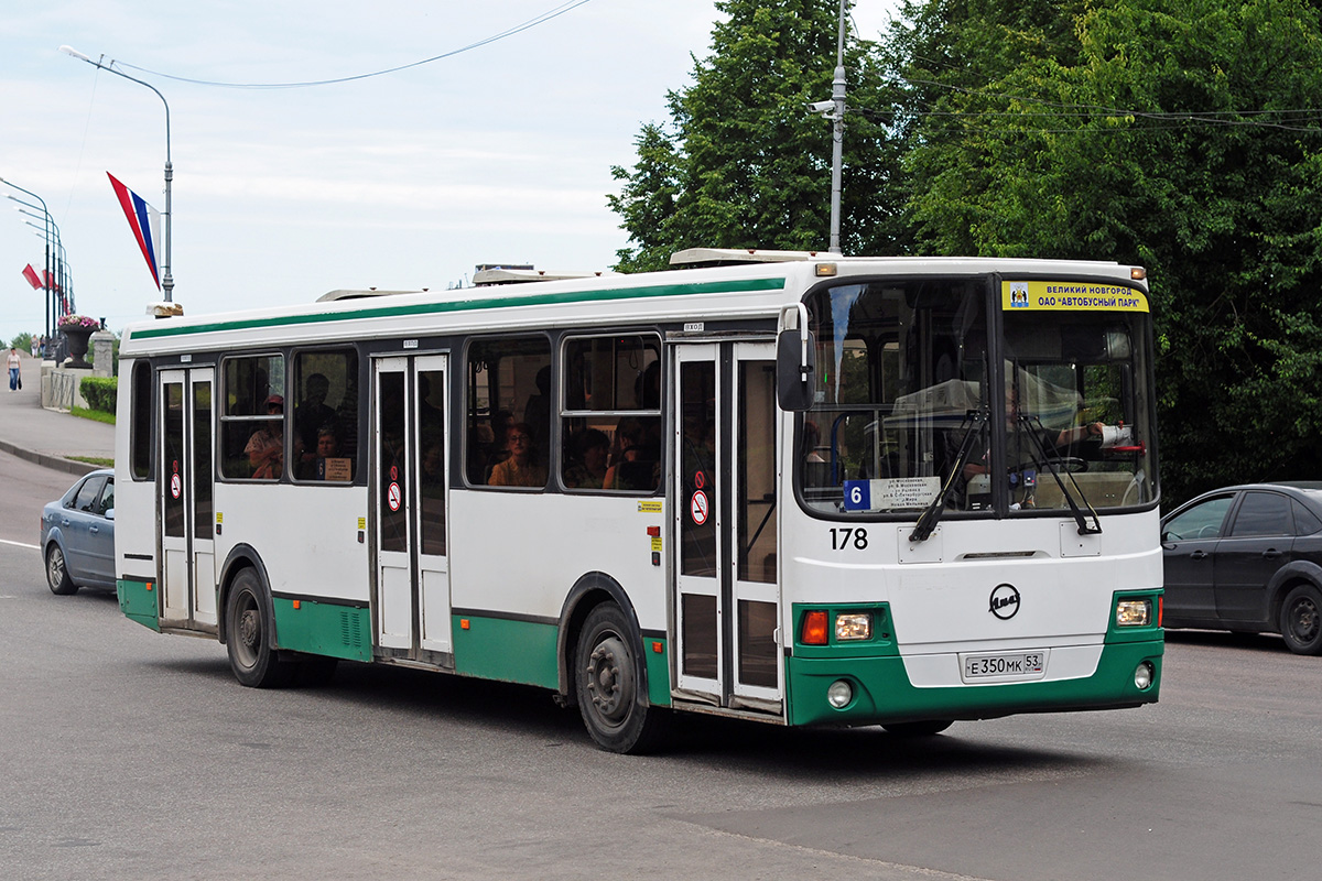 Novgorod region, LiAZ-5256.25 # 178