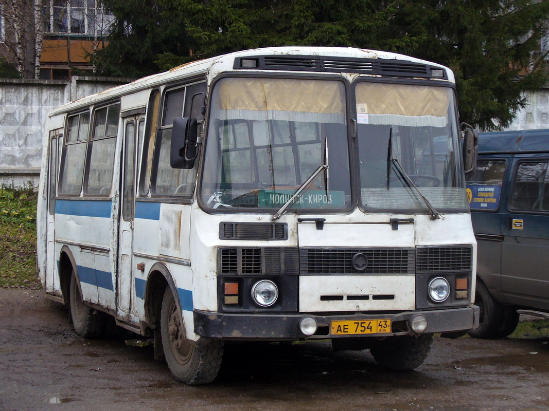 Kirov region, PAZ-3205 (00) # АЕ 754 43