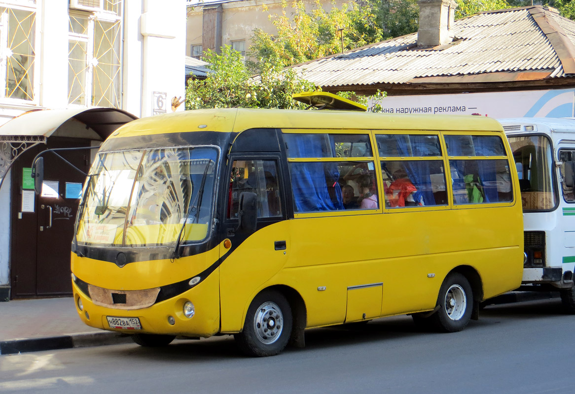 Nizhegorodskaya region, Dongfeng DFA6600 # Н 882 ВА 152