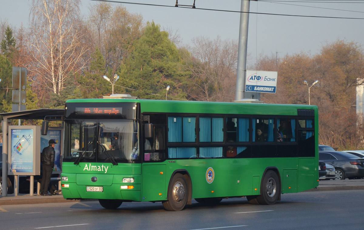 Алматы, Yutong ZK6108HGH № 520 DF 02 — Фото — Автобусный транспорт