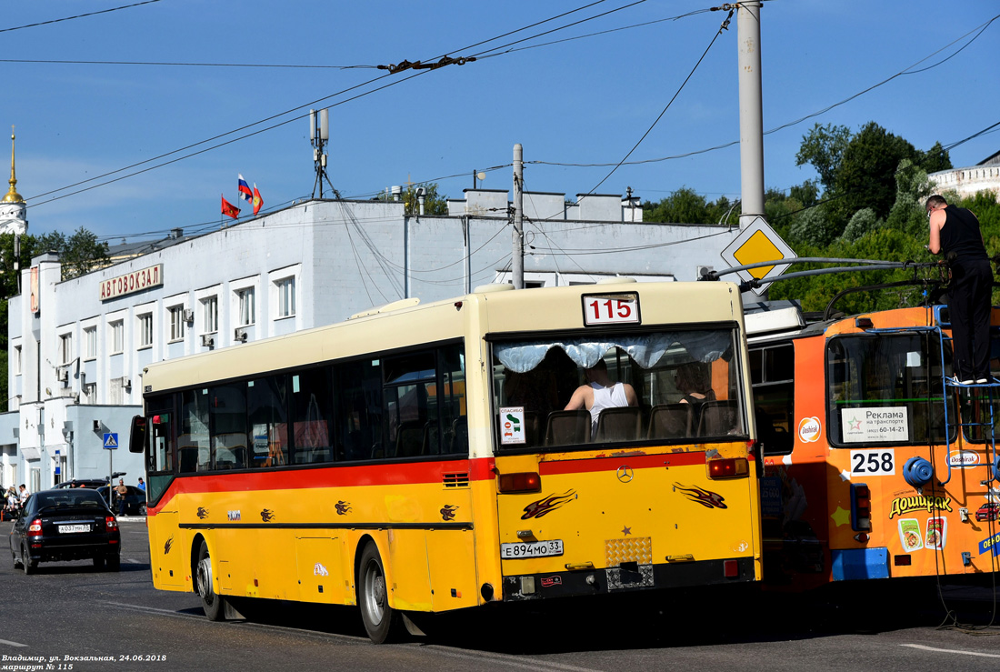 Vladimir region, Mercedes-Benz O405 # Е 894 МО 33