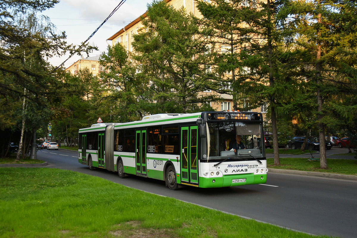 Moscow, LiAZ-6213.22 # 031371