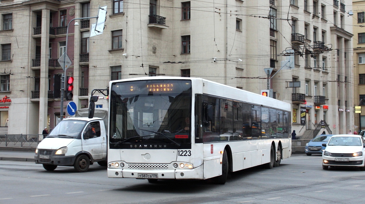 Saint Petersburg, Volgabus-6270.06 