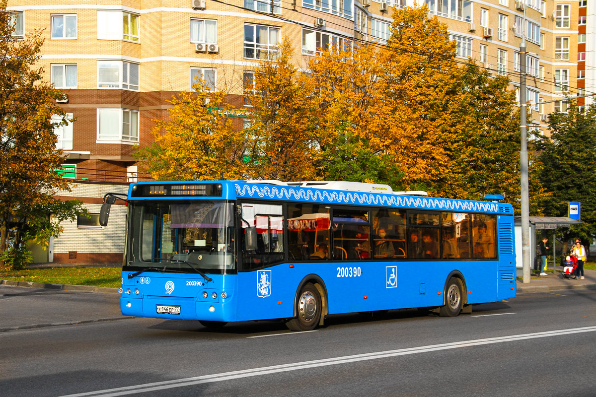 Moscow, LiAZ-5292.22 (2-2-2) # 200390