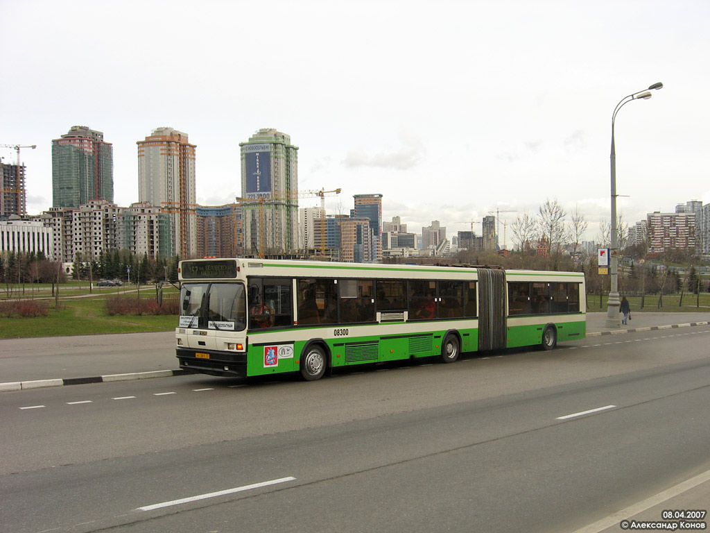 Москва, МАЗ-105.060 № 08300