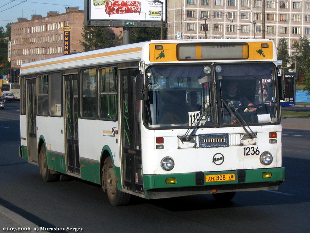 Sankt Petersburg, LiAZ-5256.25 Nr 1236