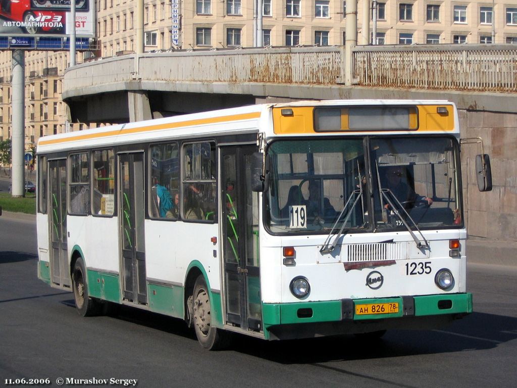 Санкт-Петербург, ЛиАЗ-5256.25 № 1235