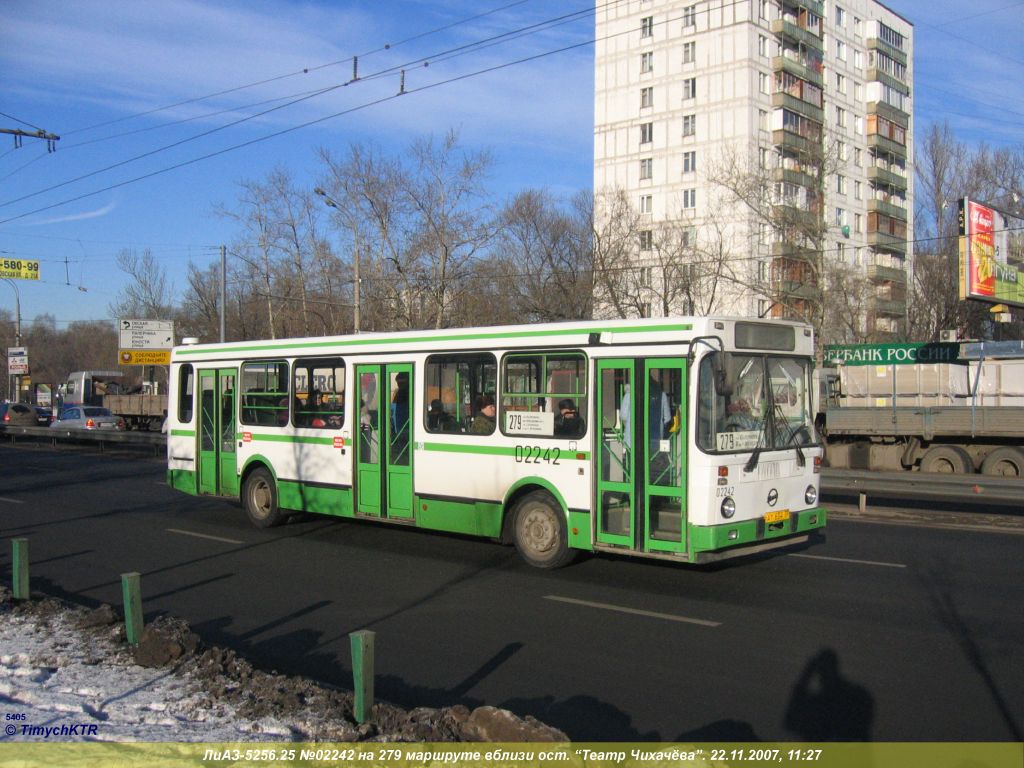 Москва, ЛиАЗ-5256.25 № 02242