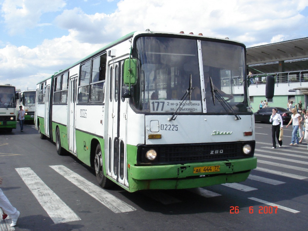 Moskva, Ikarus 280.33M č. 02225