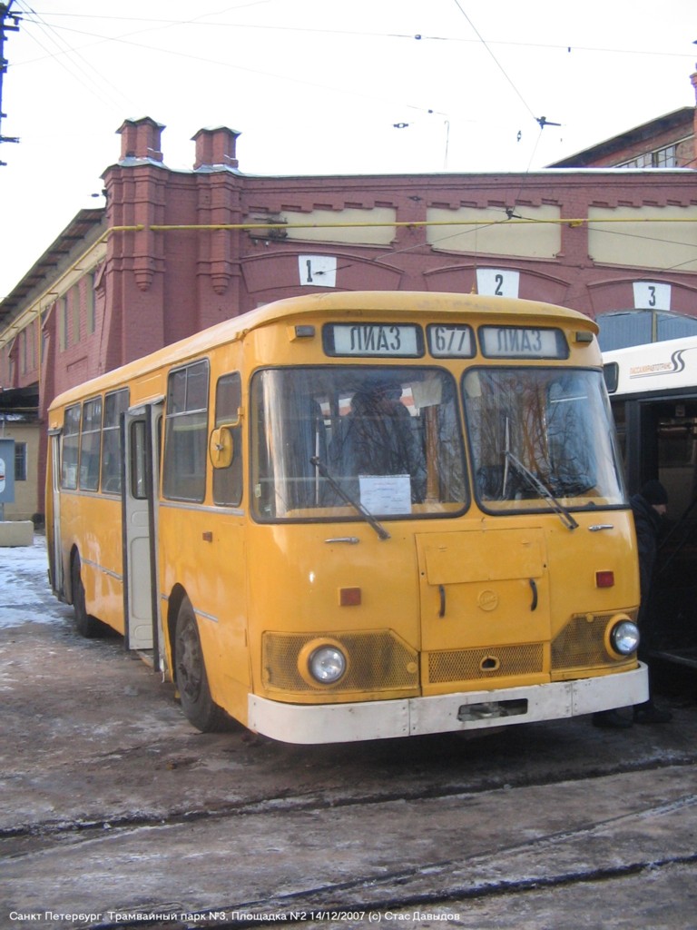 Sankt Petersburg, LiAZ-677M Nr 7009; Sankt Petersburg — Exhibition of public transport (2007)