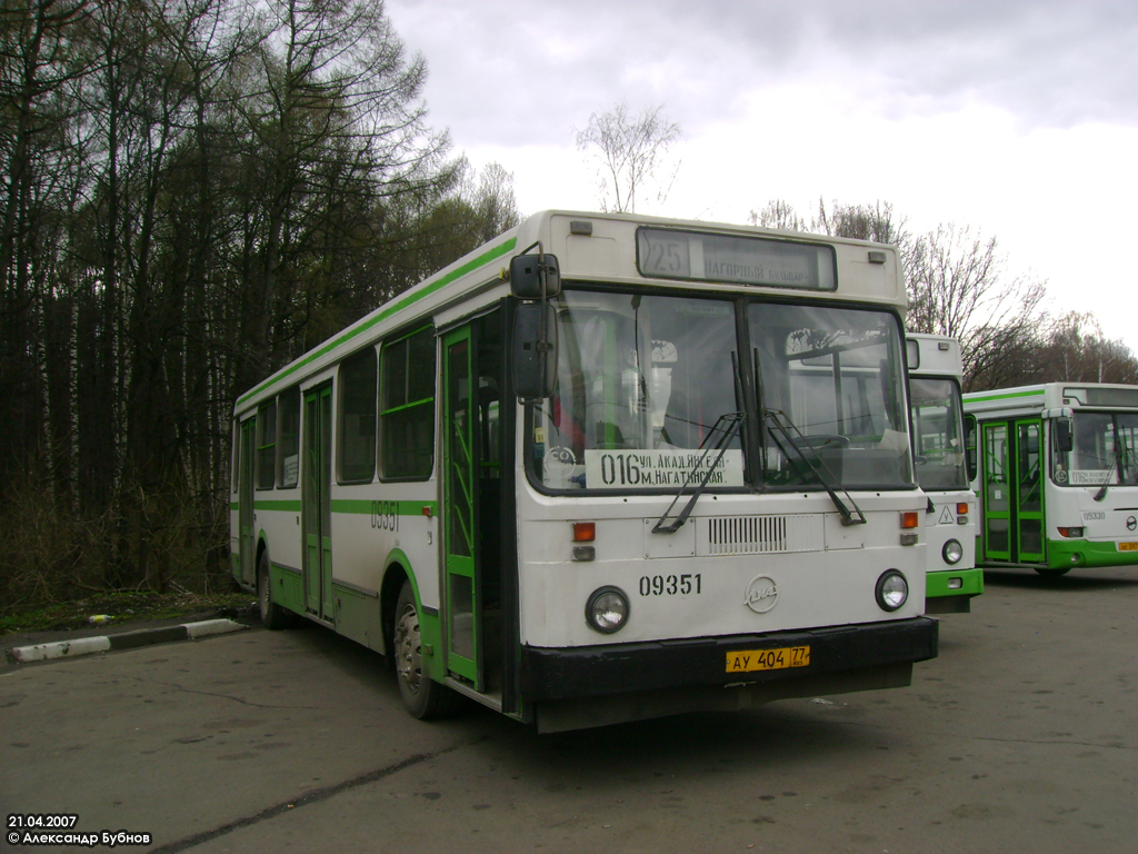 Moskau, LiAZ-5256.25 Nr. 09351