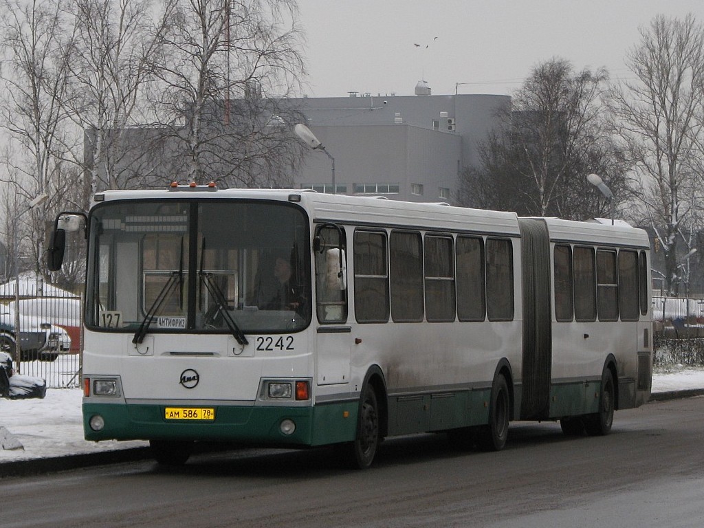 Sankt Petersburg, LiAZ-6212.00 Nr. 2242