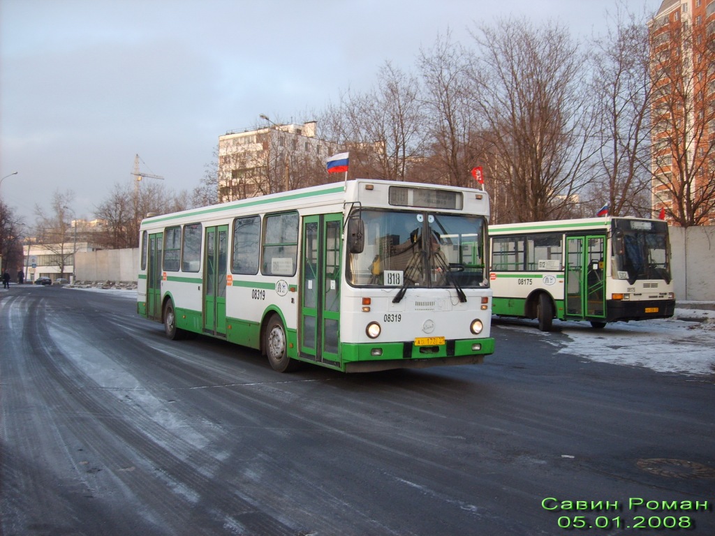 Москва, ЛиАЗ-5256.25 № 08319