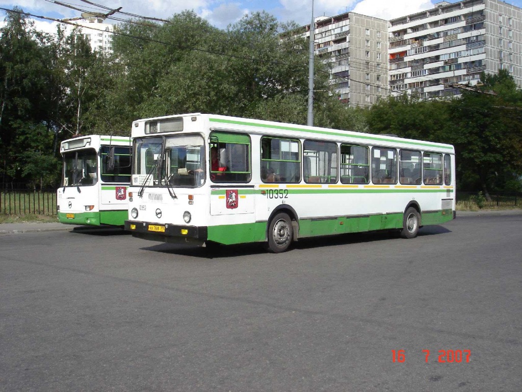 Москва, ЛиАЗ-5256.25 № 10352