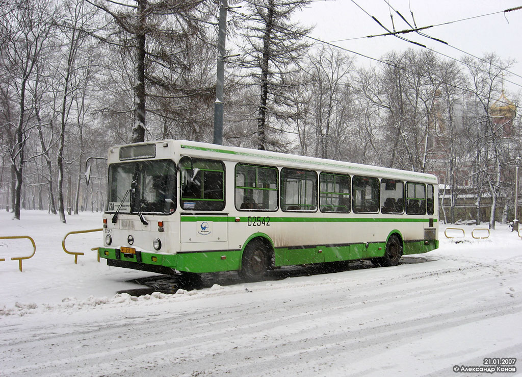 Москва, ЛиАЗ-5256.25 № 02542