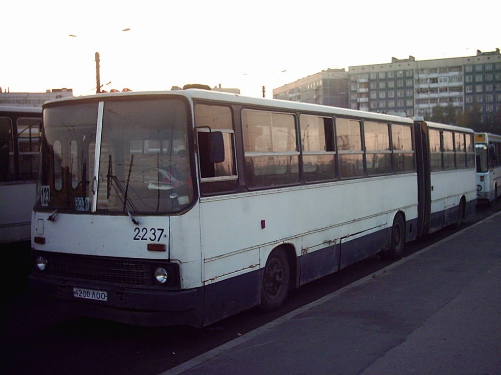 Санкт-Петербург, Ikarus 280.33 № 2237