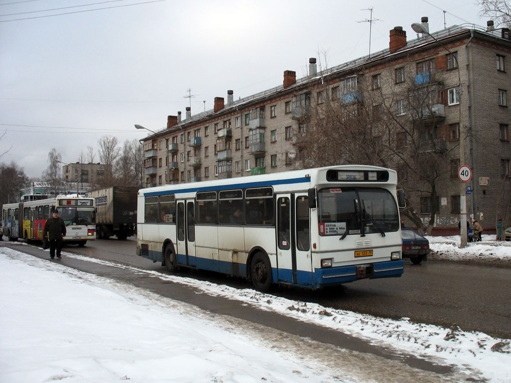 Вологодская область, ГолАЗ-АКА-6226 № 0208; Вологодская область, Heuliez O305 № АЕ 123 35