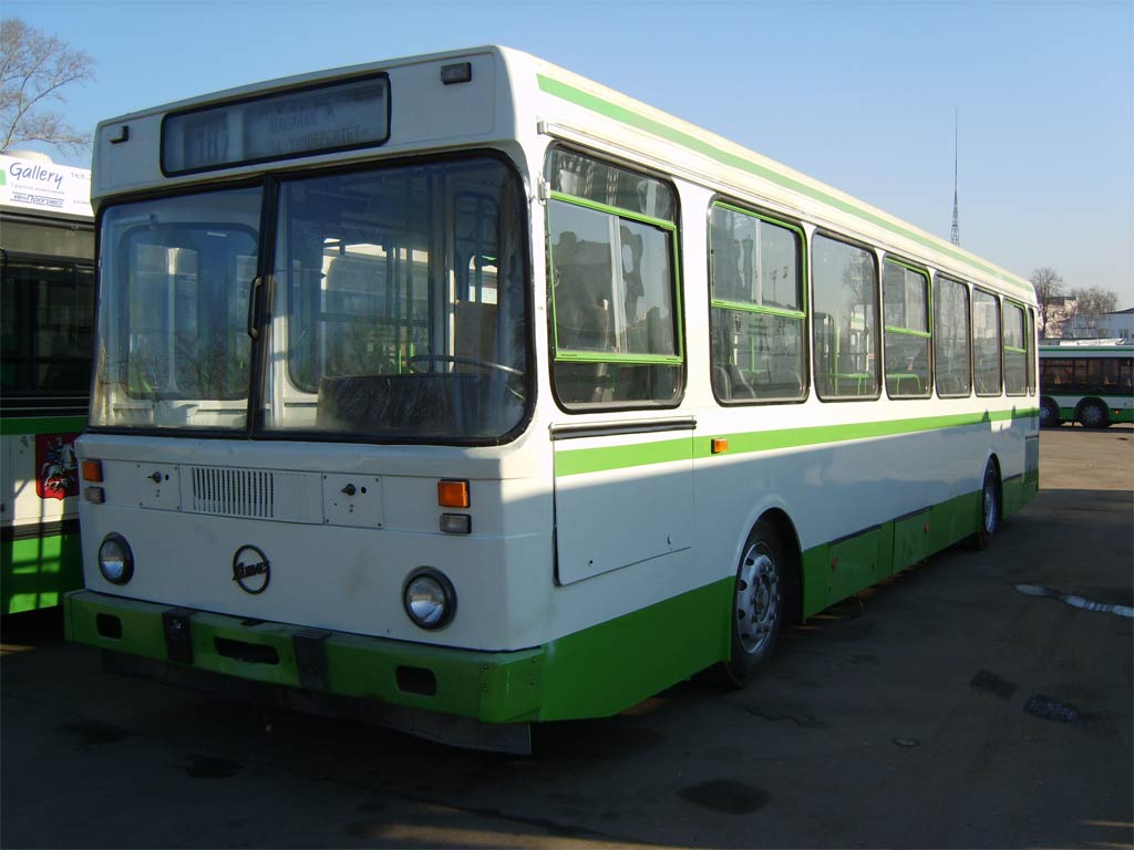 Moskva, LiAZ-5256.25 č. 08201