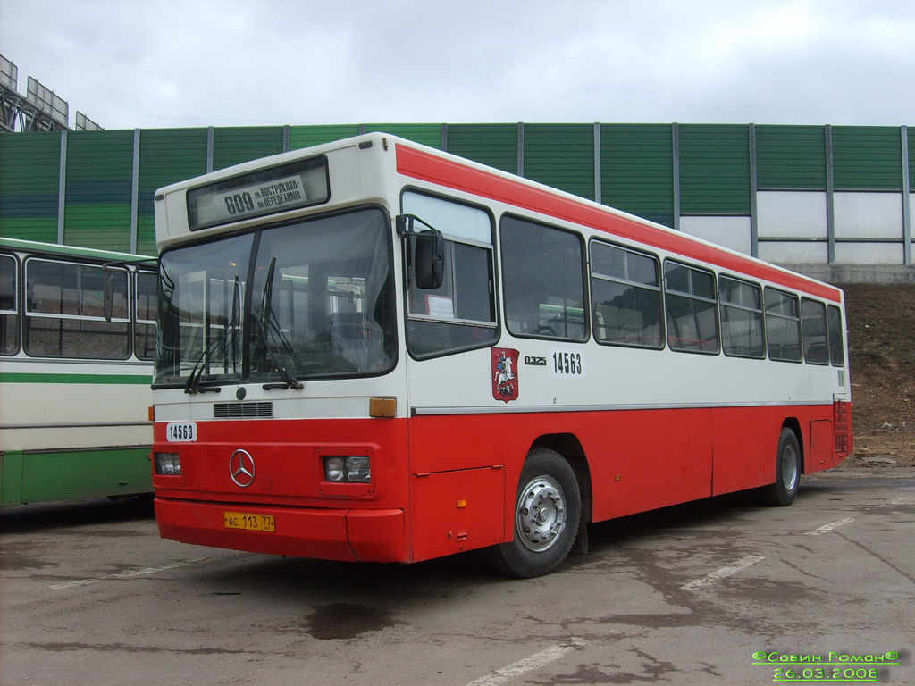 Moskau, Mercedes-Benz O325 Nr. 14563