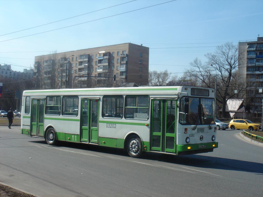 Москва, ЛиАЗ-5256.25 № 03202