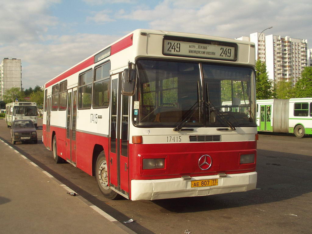 Moskau, Mercedes-Benz O325 Nr. 17415