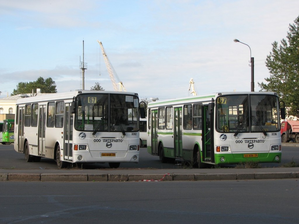 Санкт-Петербург, ЛиАЗ-5256.26 № 3202; Санкт-Петербург, ЛиАЗ-5256.25 № 3236