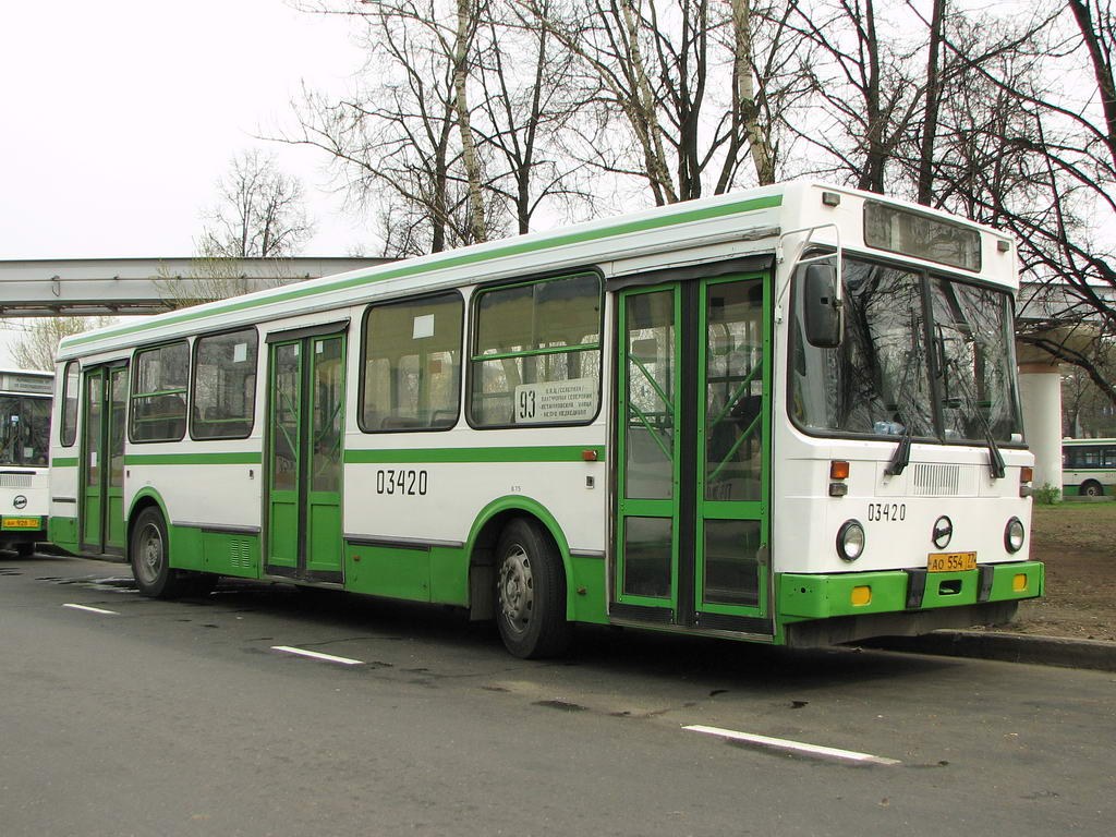 Moskau, LiAZ-5256.25 Nr. 03420