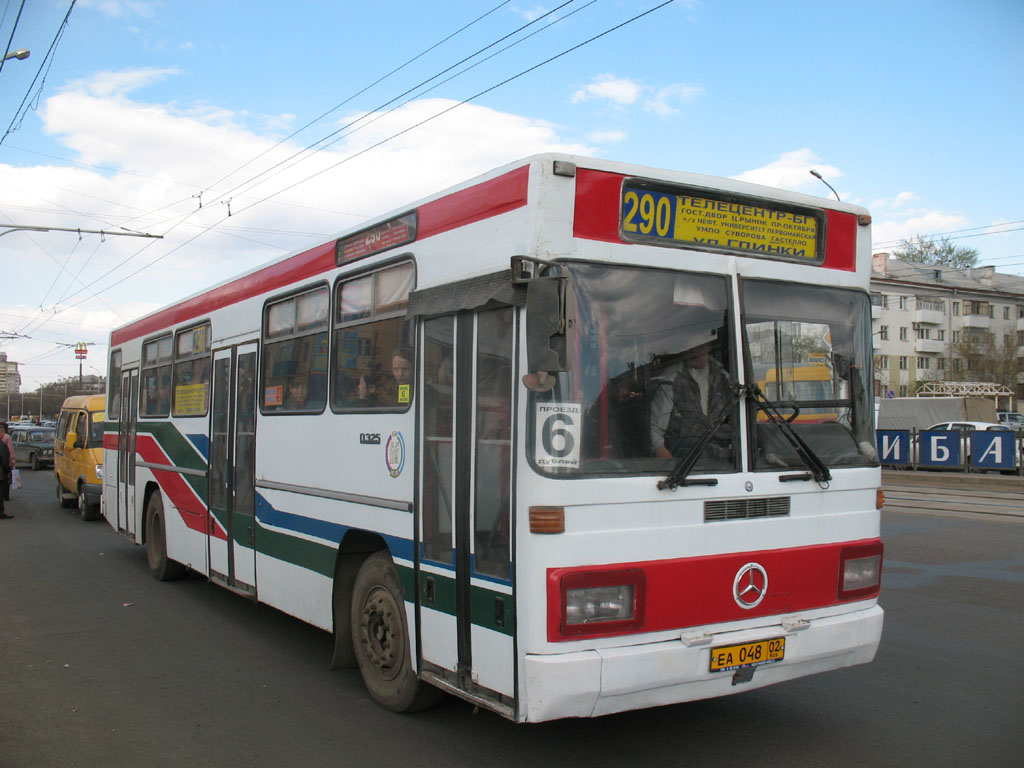 Bashkortostan, Mercedes-Benz O325 № ЕА 048 02