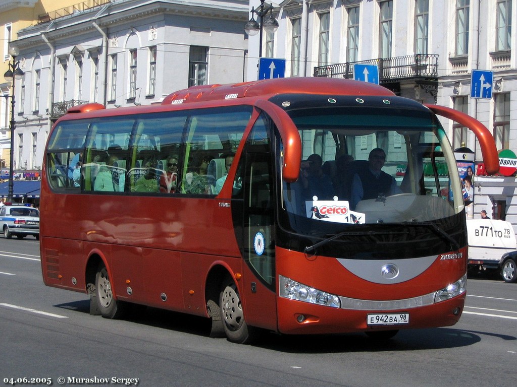 Санкт-Петербург, Yutong ZK6831H № Е 942 ВА 98