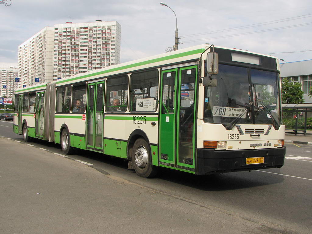 Москва, Ikarus 435.17 № 18235