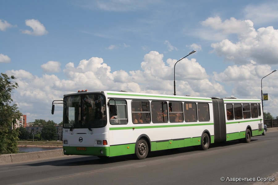 Novgorod region, LiAZ-6212.00 # 142