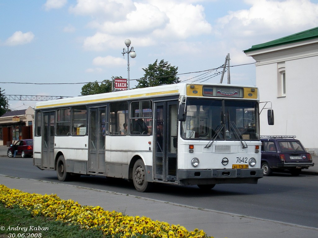 Санкт-Петербург, ЛиАЗ-5256.00 № 7642