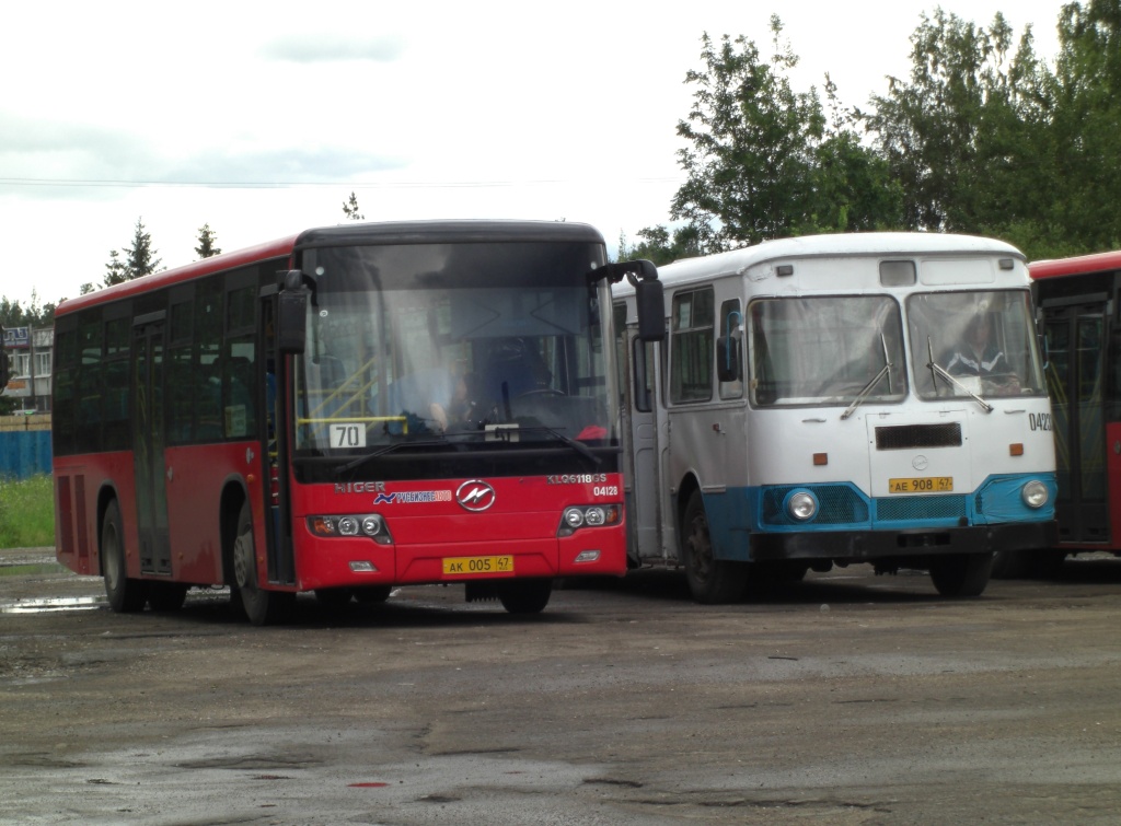 Leningrad Gebiet, Higer KLQ6118GS Nr. 04128; Leningrad Gebiet, LiAZ-677MB Nr. 04233